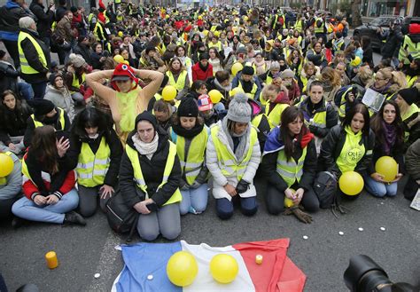 Die Gelbe-Jacke-Proteste und ihre Auswirkungen auf die französische Gesellschaft: Ein Blick auf Stéphane Hessel